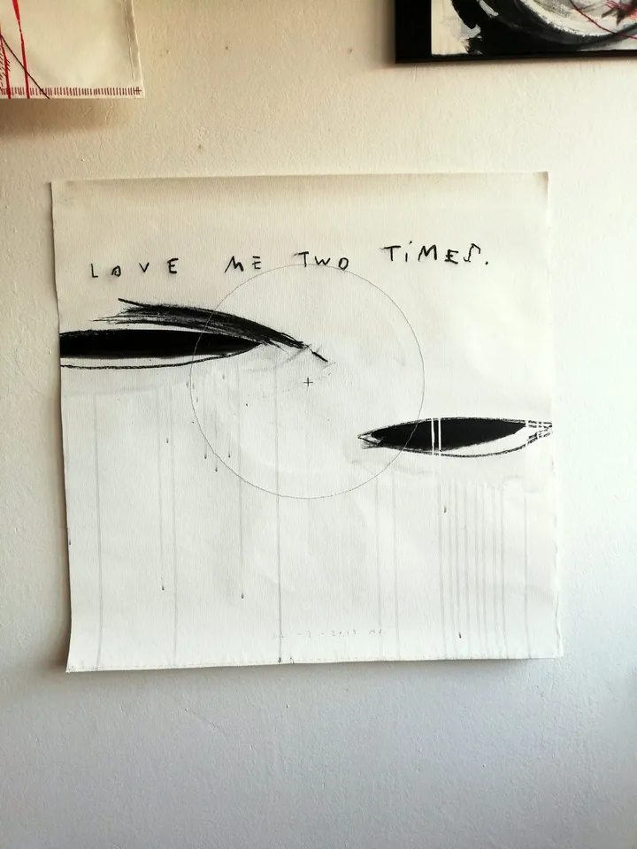 * Love me two times *, œuvre de Mojca Senegacnik