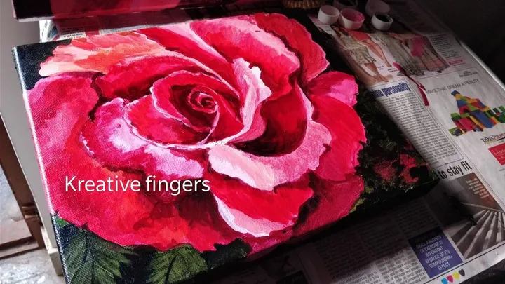 Red rose, œuvre de Biji Nkumar