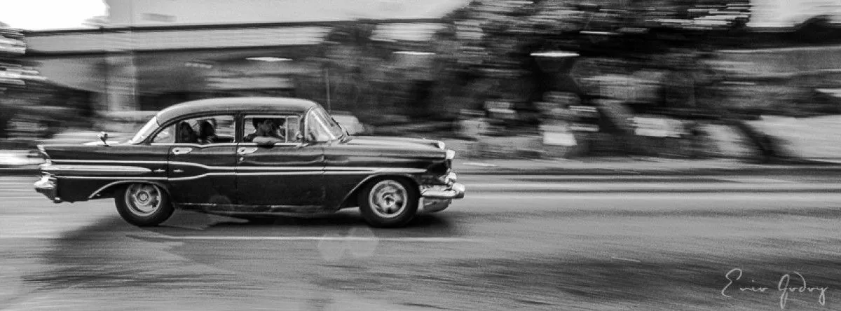 Old Car - B&W, œuvre de Enio Godoy