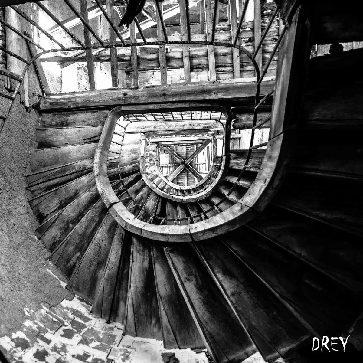 Stairway to nowhere, œuvre de Drey .