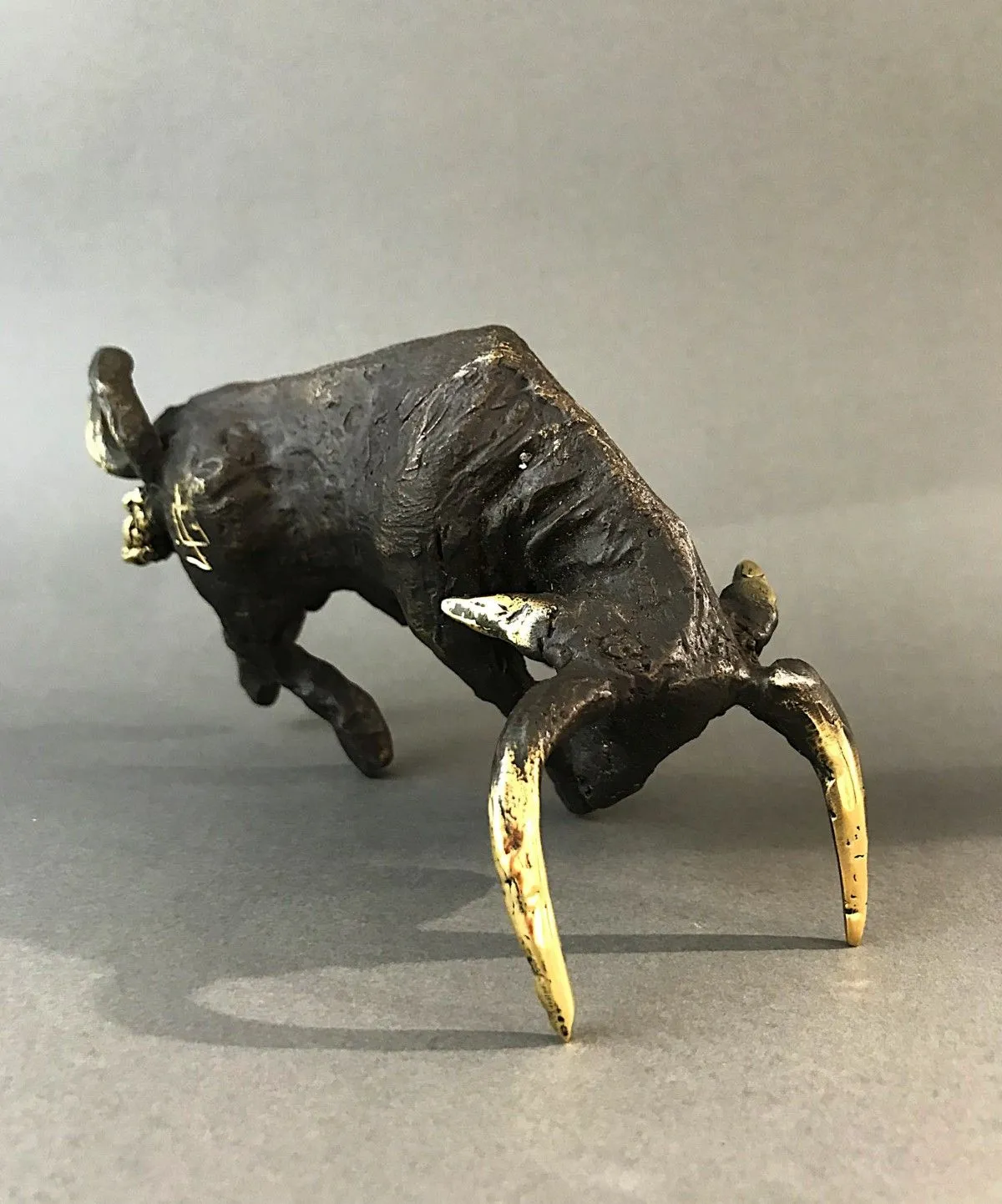 Bull, œuvre de Interart Gallery Gor