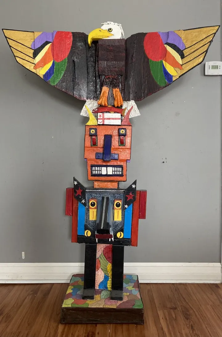 Grand Totem - MikMaq - Rising Sun, artwork by Denis Roucau