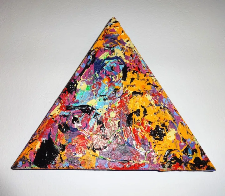 TRIANGULAR ODESSY, œuvre de Ladyjacquelyne Hussey-Pearson