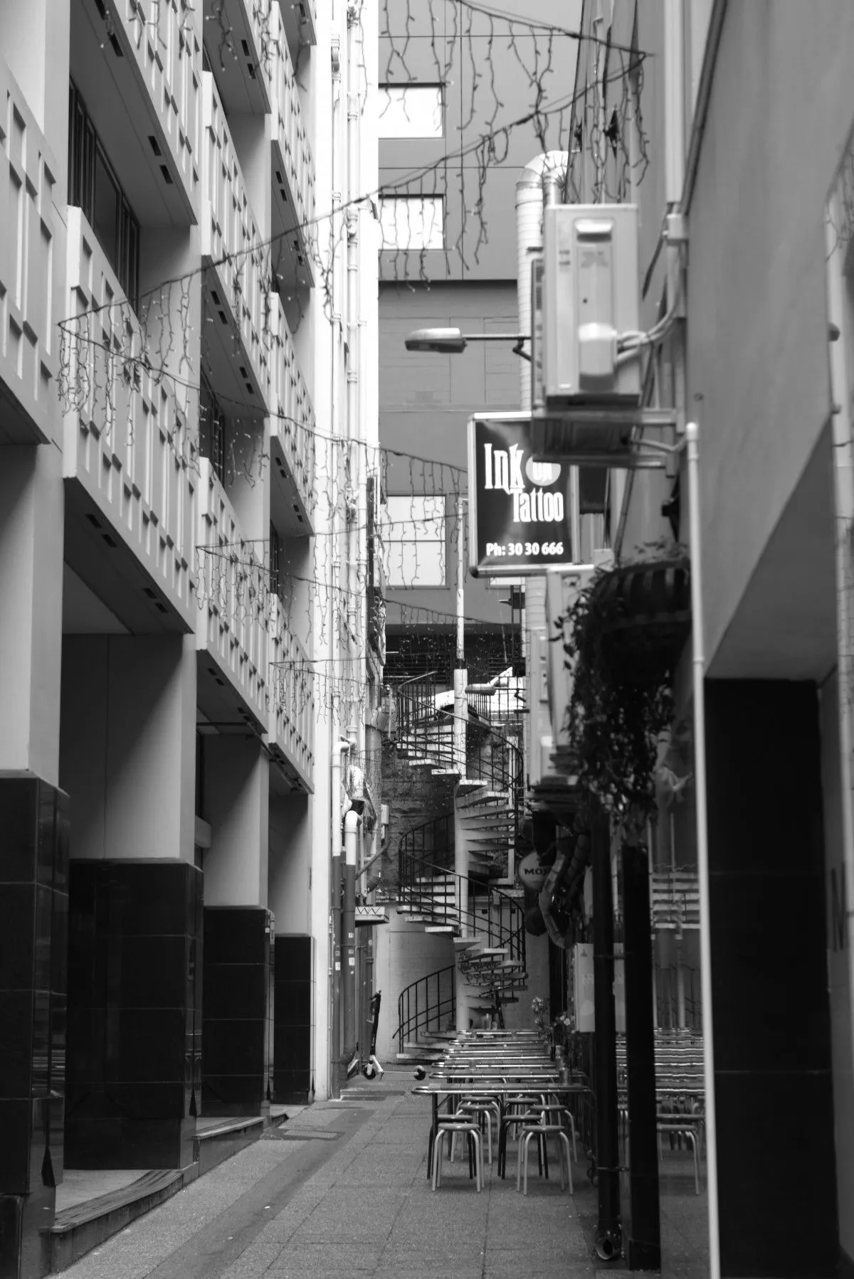Auckland Alleyway, artwork by Greg Sandoval