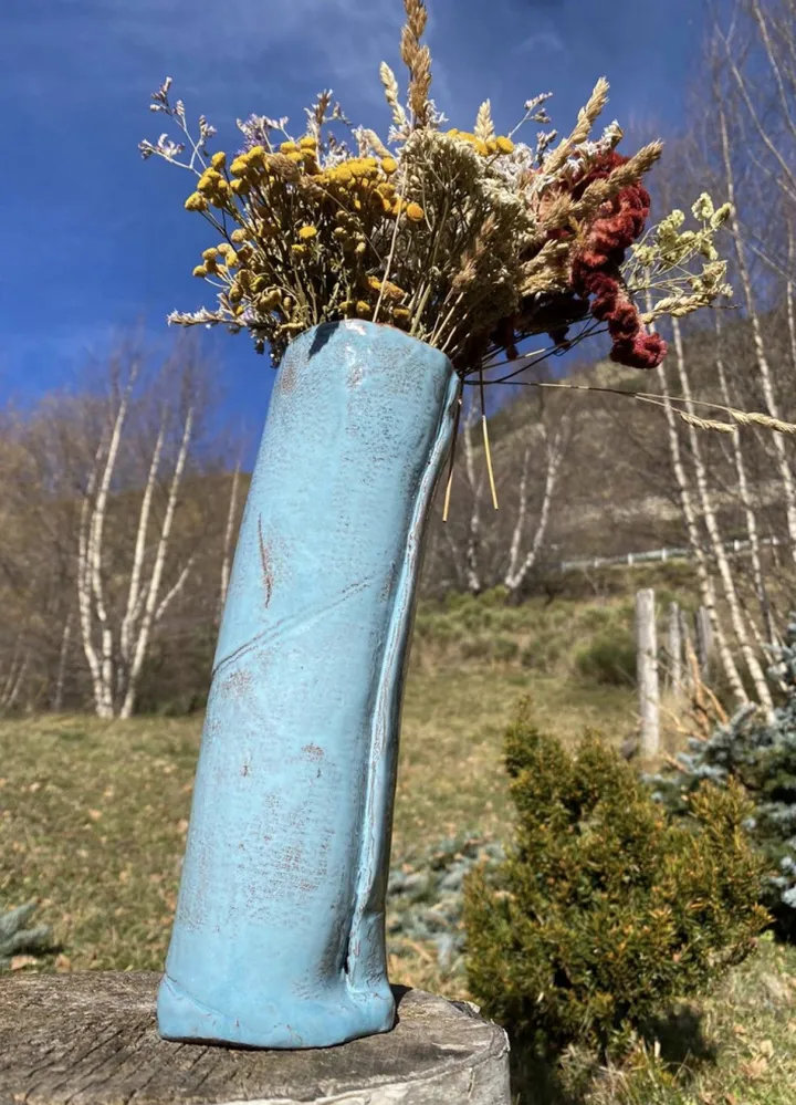 Vase tube, artwork by Anne Cellier