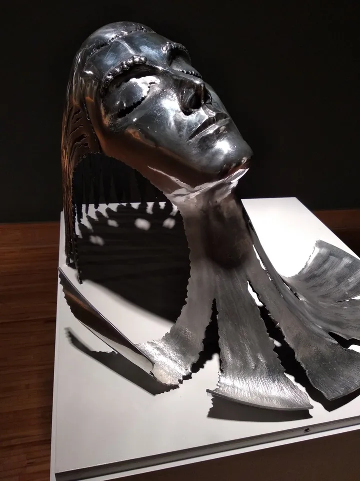 To Be, œuvre de BELA SIMO