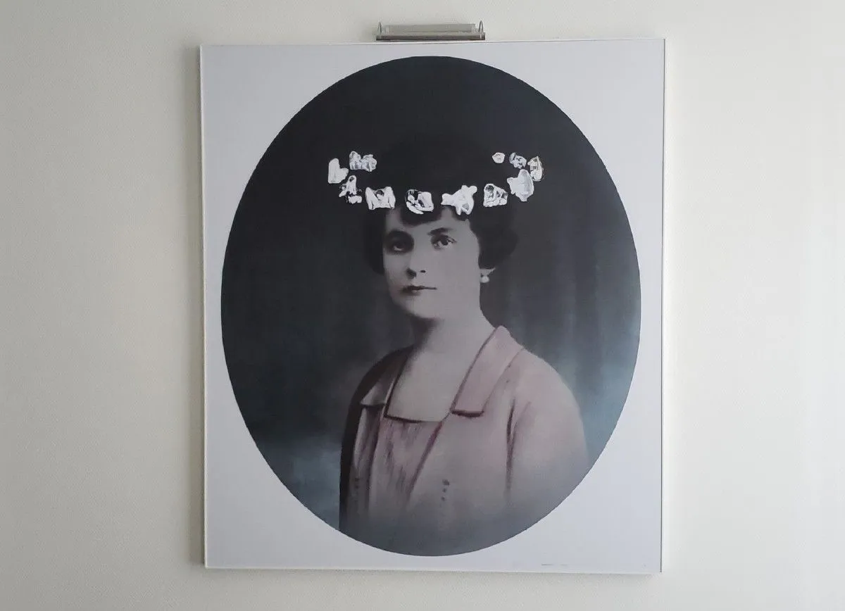 "My Grandmother", œuvre de Klaus Guingand