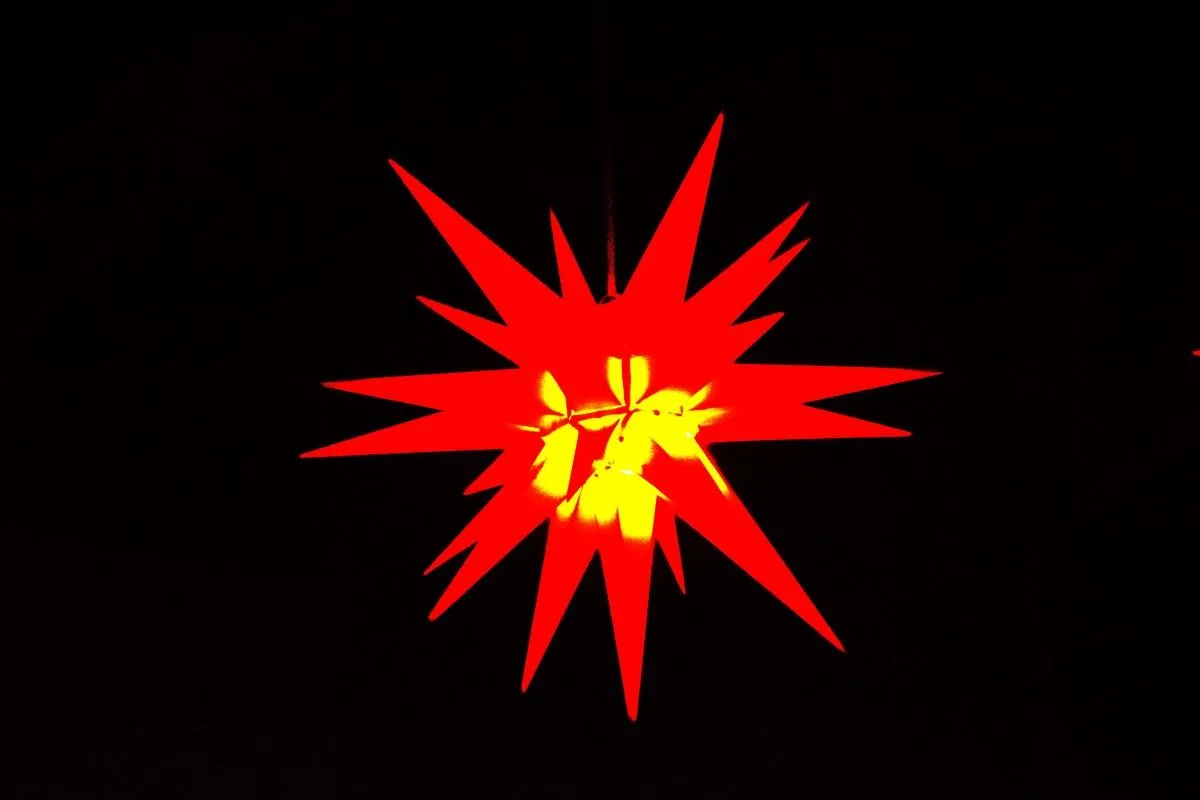 Red Star, œuvre de Greg Sandoval