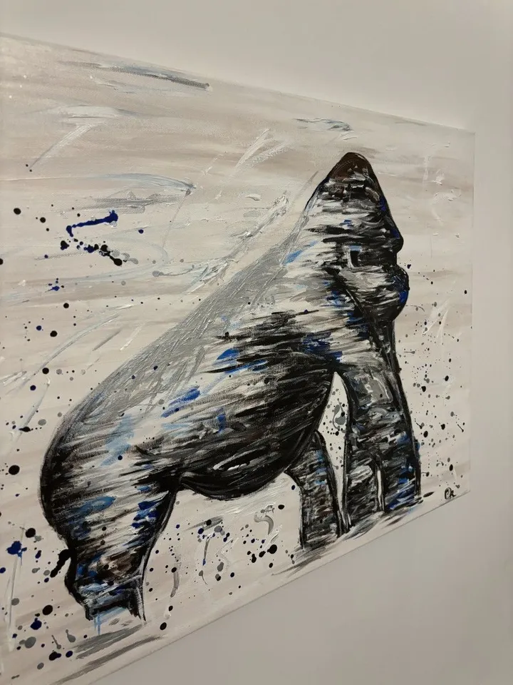 Dos argenté, artwork by Orrr R