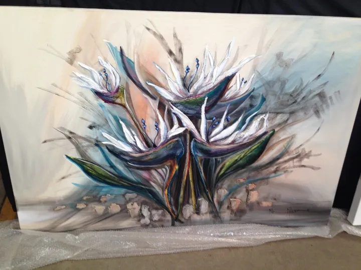 white strelitzia, œuvre de Miq Miles