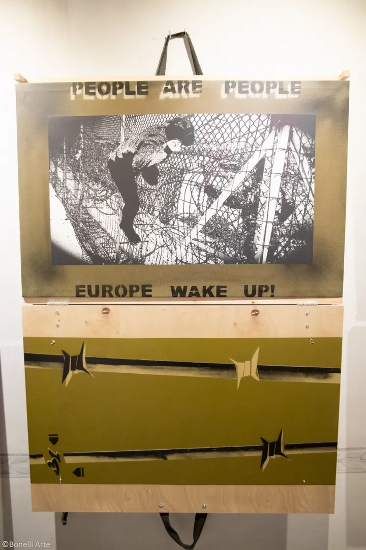 31 EXIT TO LIFE-PEOPLE ARE PEOPLE-EUROPE WAKE UP!, œuvre de GEORGIOS31stillwriting PAPAGEORGIOU