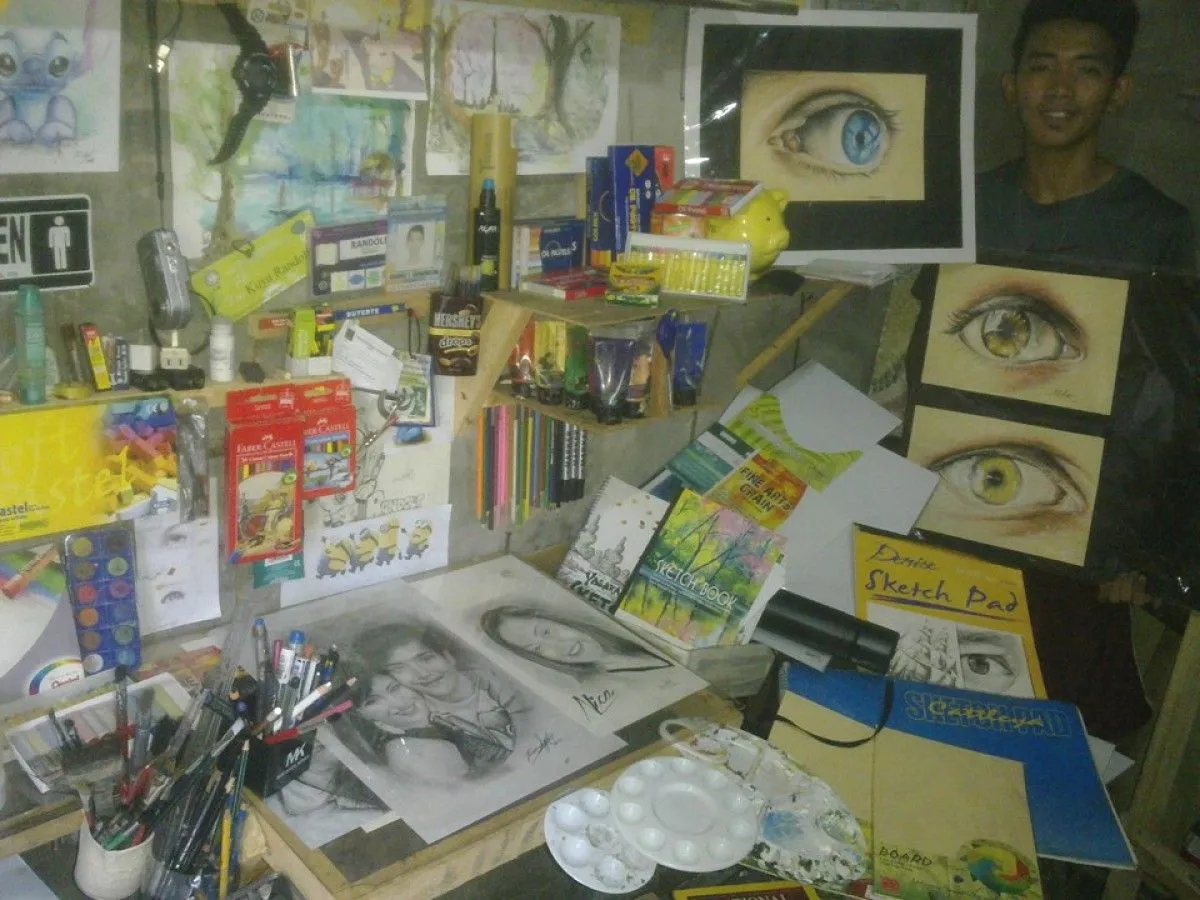 workplace, œuvre de randolf guinawatan