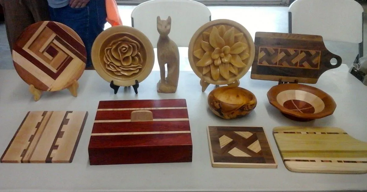 Oeuvres variées en bois, artwork by Gilles Beaulieu