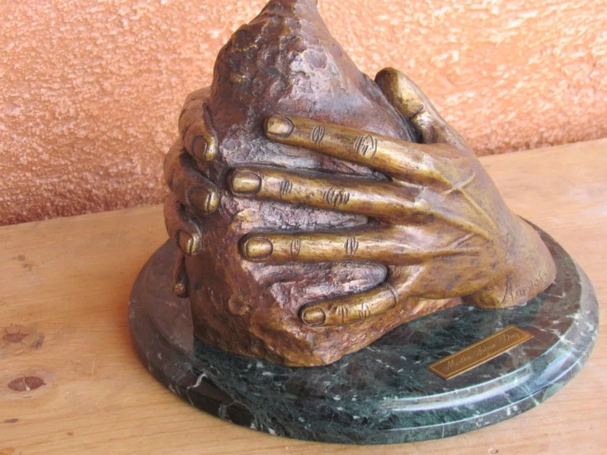 My Hands in bronze, œuvre de Silvia Diaram