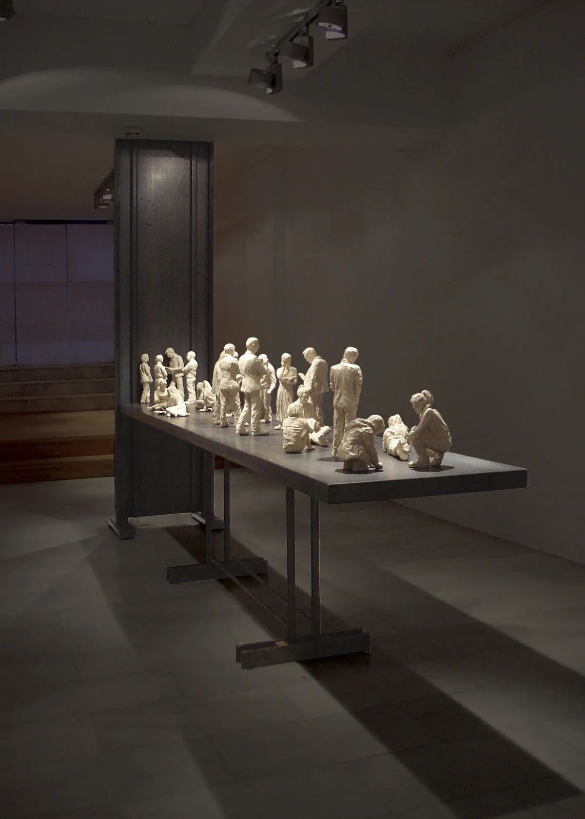 Nomatei - A Koinônia of Minumental Figures, 2nd group, œuvre de Eleni Zevgaridou