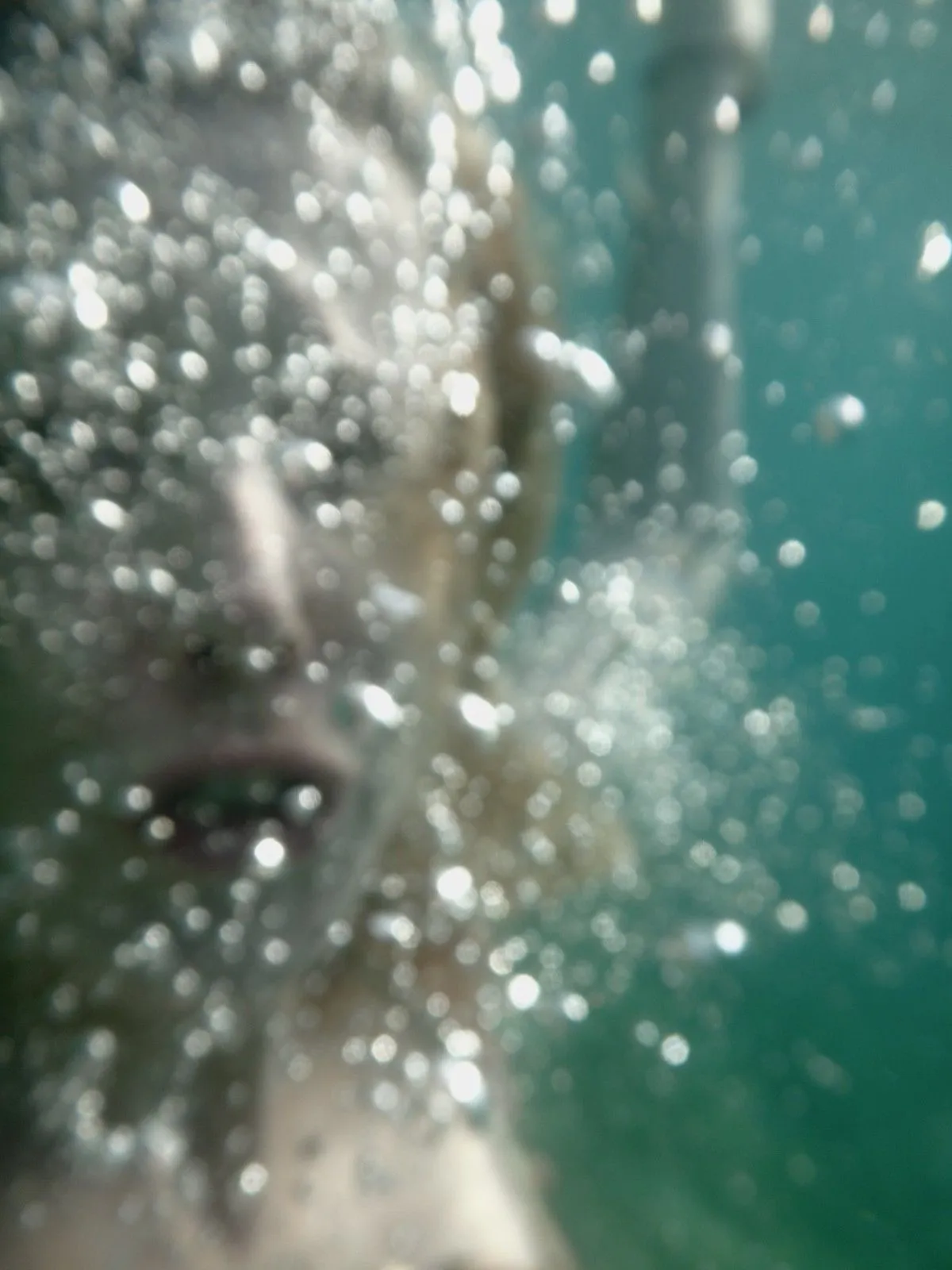 drowning by numbers, artwork by Ioana Anagnos