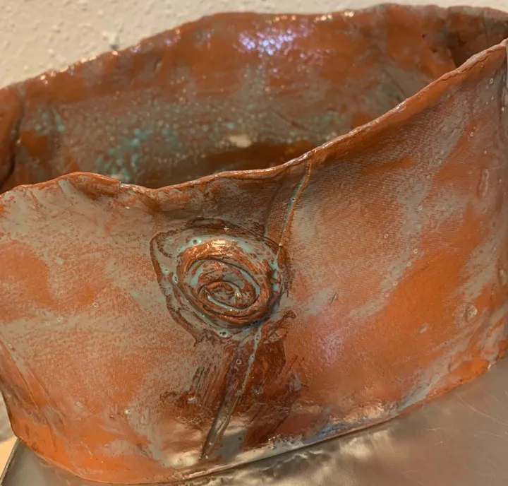 Saladier azur maxi, œuvre de Anne Cellier