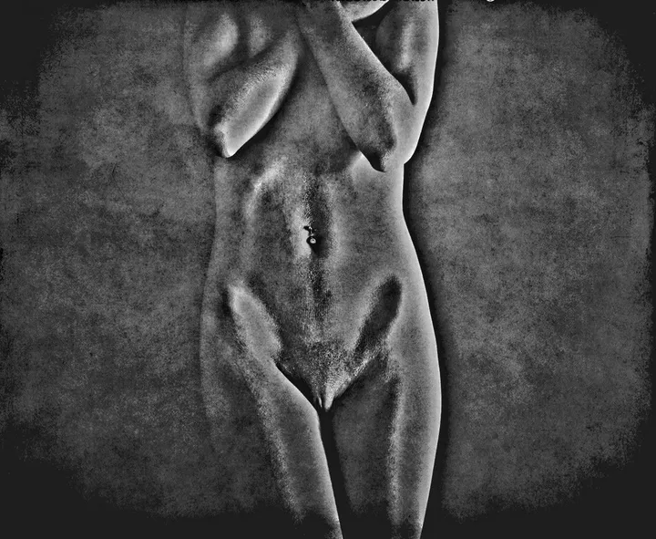 Façade:In the deep shade is a lazy lady, artwork by Cornel Gingarasu