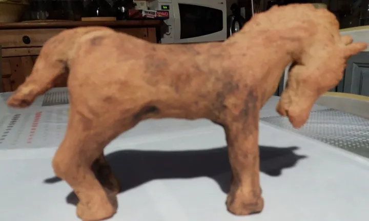 cheval étrusque, œuvre de Régine Foulquier