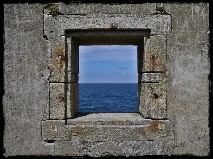 View on the Sea, œuvre de Le Dormeur Du Vol