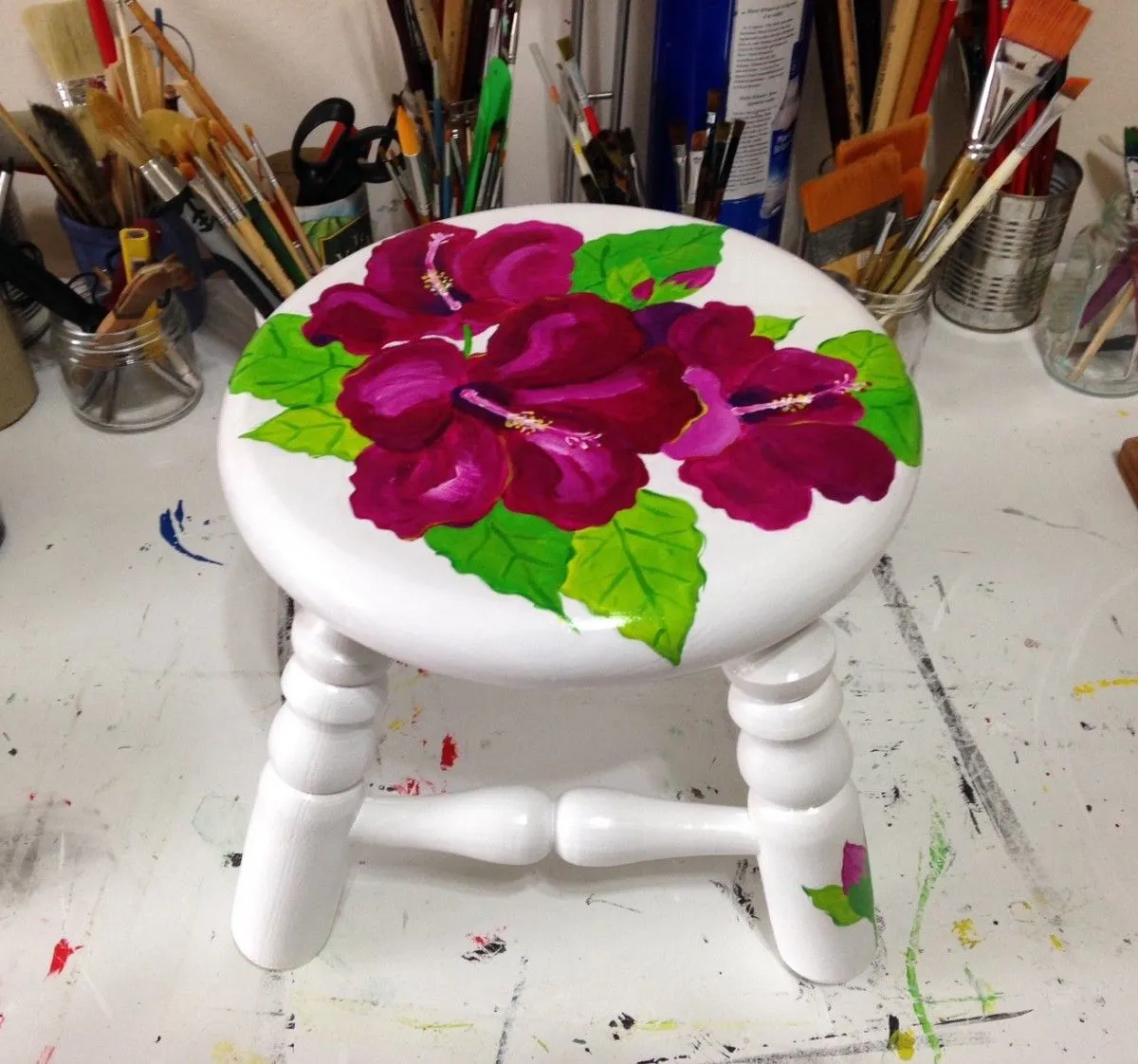 Banquito Hibiscus, artwork by Val Brennan