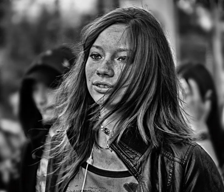 portrait of a teen girl, œuvre de Cornel Gingarasu