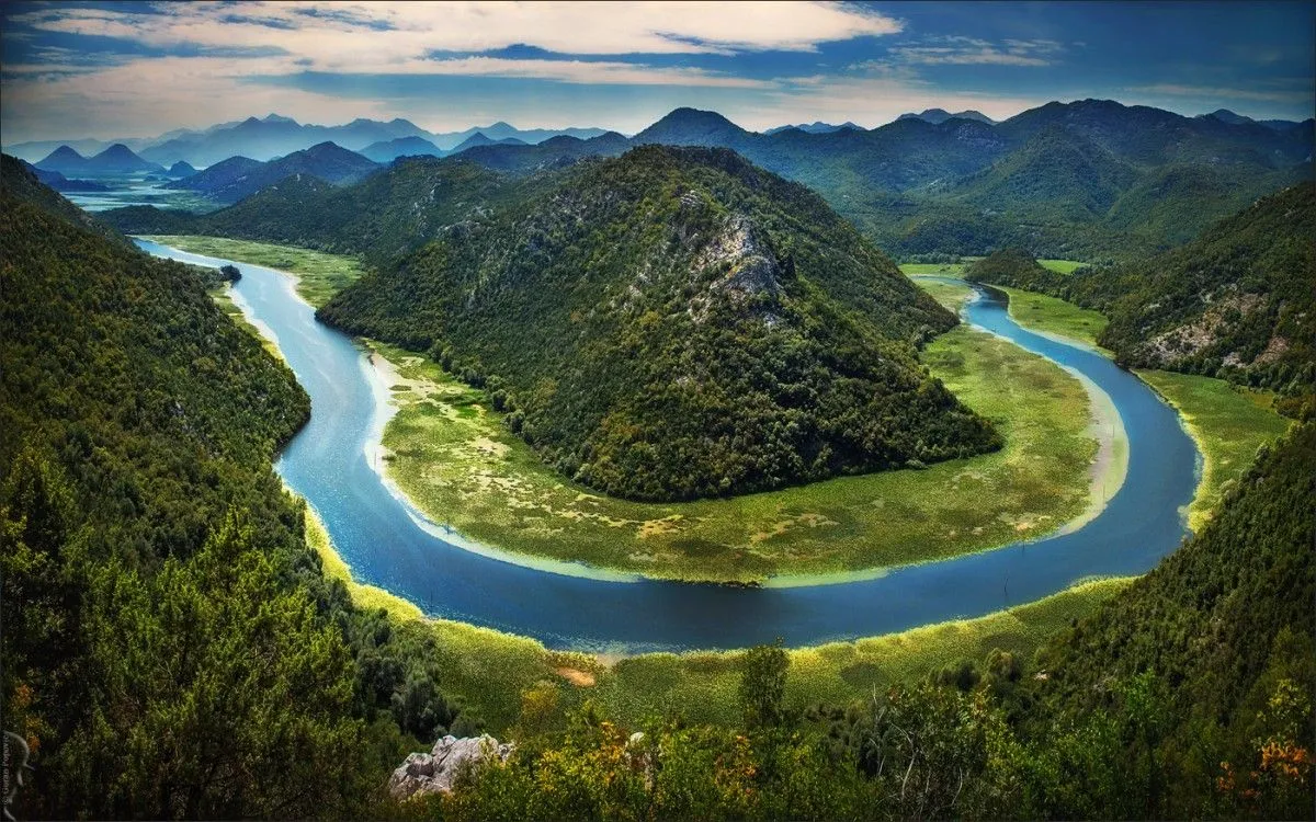 Crnojevica River, Montenegro, œuvre de Goran Popovi?