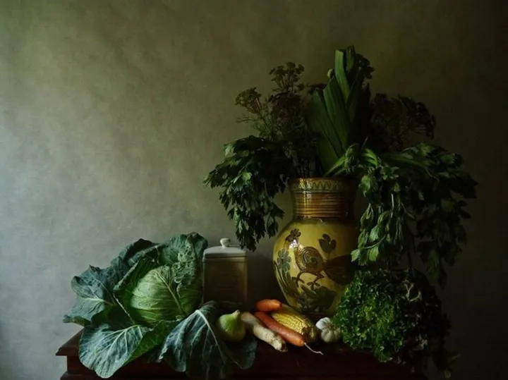 Still Life with Ukrainian vase, œuvre de Claudia Stanetti
