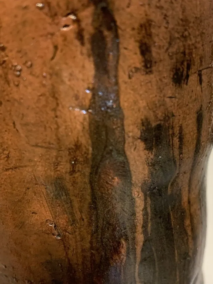 Vase volcanique, artwork by Anne Cellier
