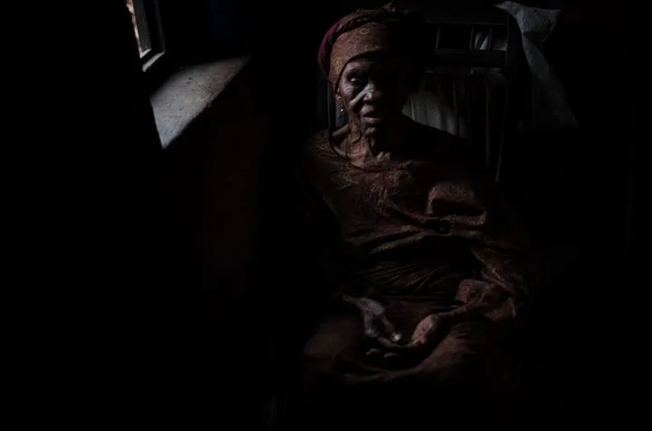 granny, œuvre de Anthony Onogbo