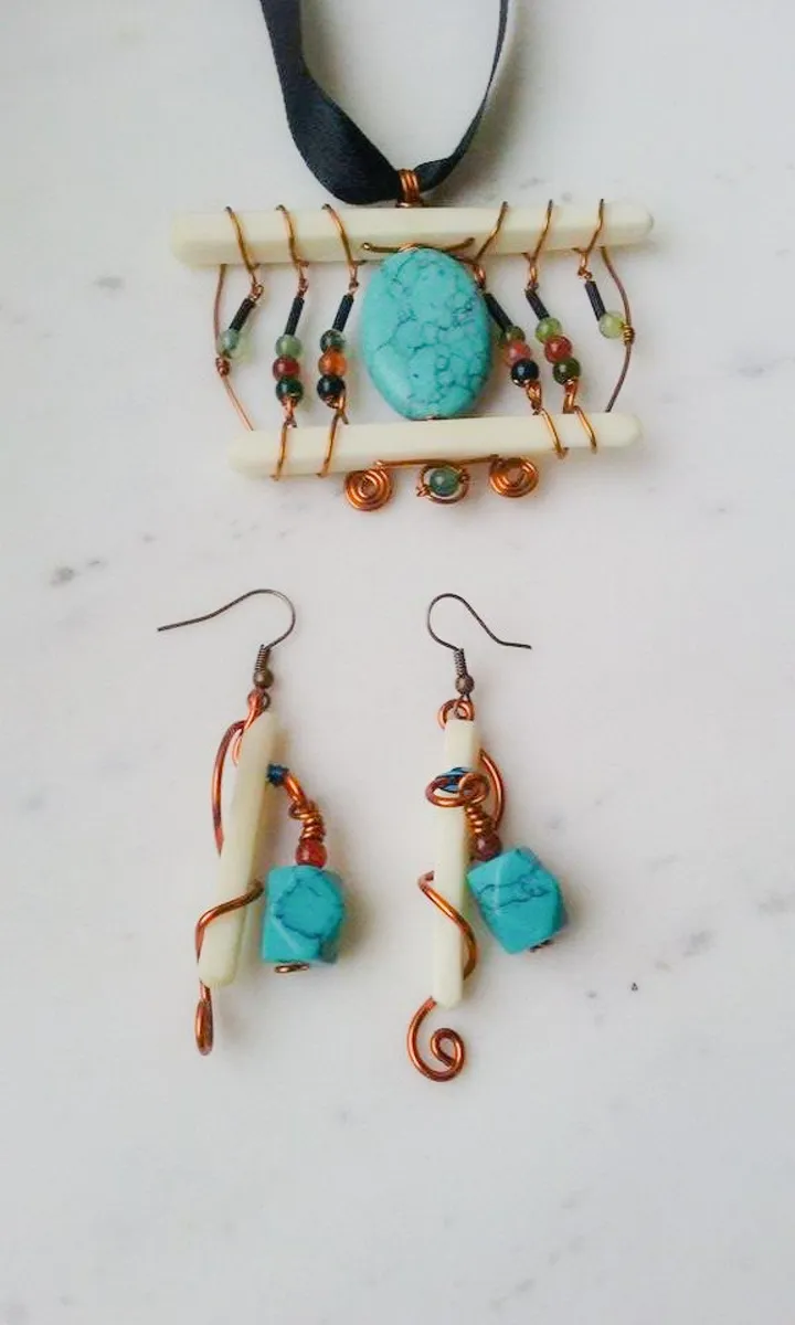 Turquoise Dream Set, artwork by Marina Stankovic