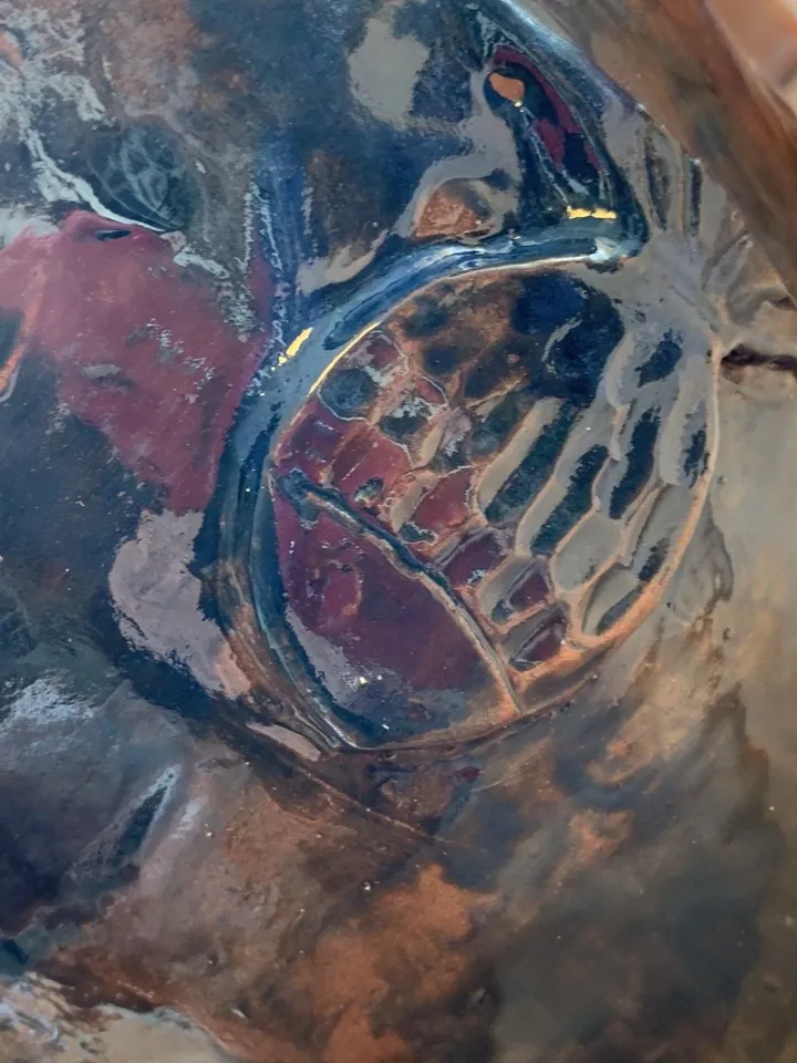 Pot de fleurs poisson bleu, œuvre de Anne Cellier