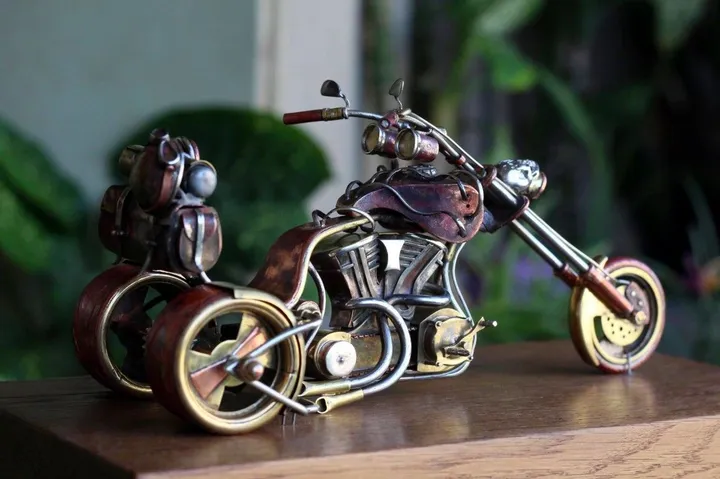 Trike Chopper "TRAVELER", artwork by Sashka Asatiani