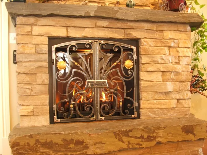 Grille de foyer, artwork by Romain Francès