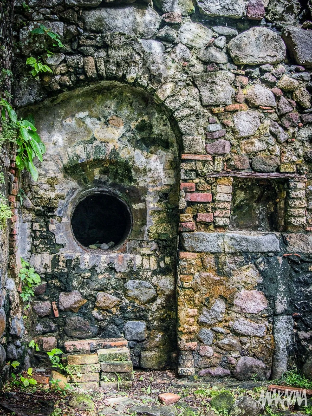 Ruine de ou du four ?, artwork by Marie-Claire PARSEMAIN