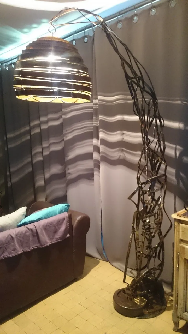 Bed in lamp, œuvre de Beachmountaincreation fb