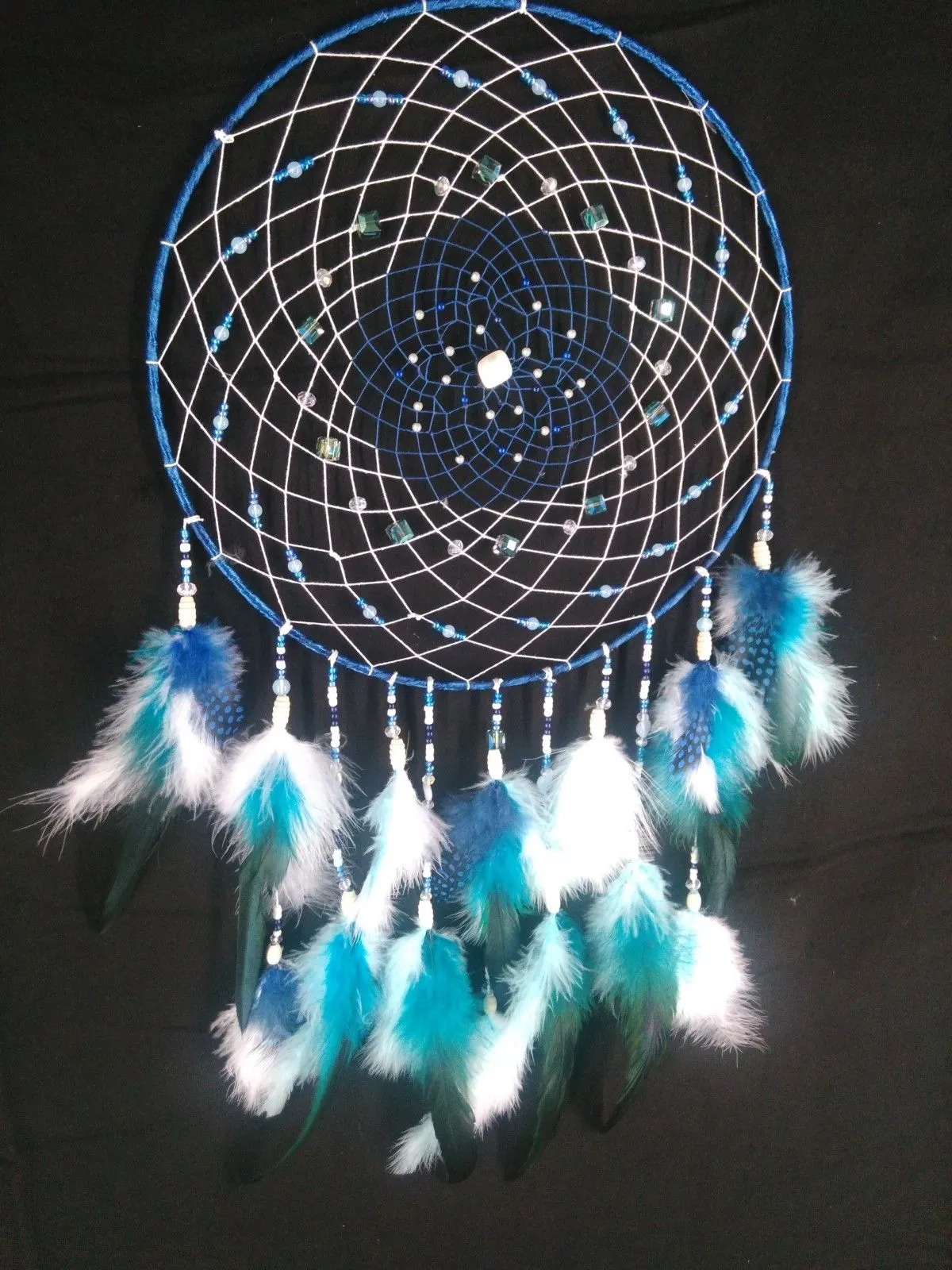 Capteur de rêves "MER DE CRISTAL", artwork by Martine THOMAS