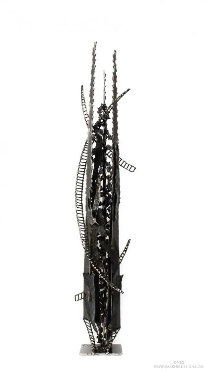 Lune noire, artwork by NES _sculpteur_métal