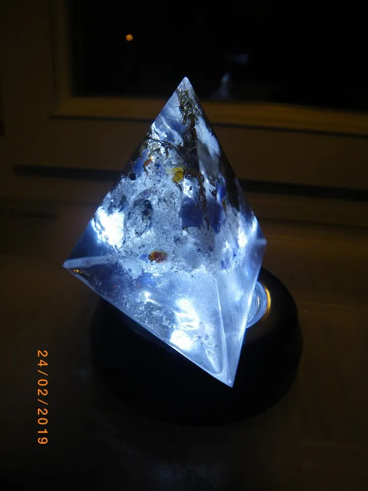 tetrahydron, œuvre de Richard webb
