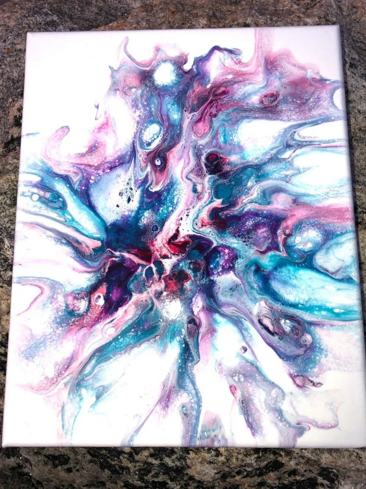 Purple Pink and Blue Flower, œuvre de C.L.F. Acrylics