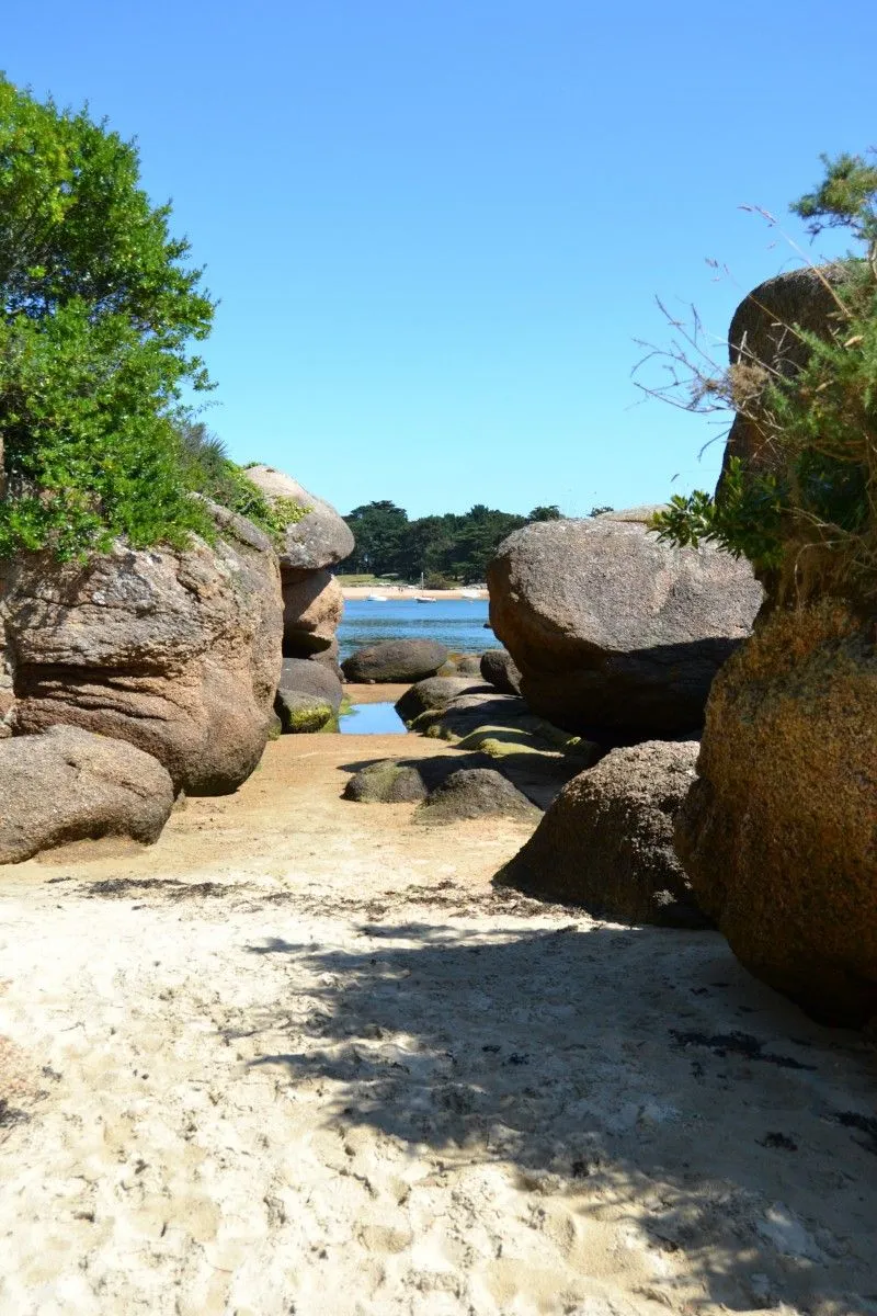 Mer de granit, œuvre de Béatrice GENOT