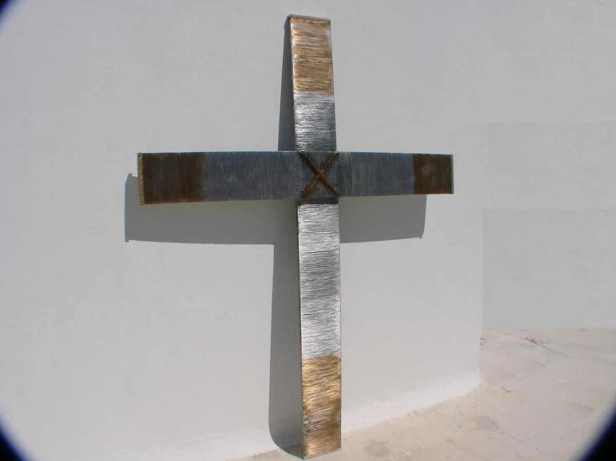 Cross Wired Large, œuvre de Alexander Megas