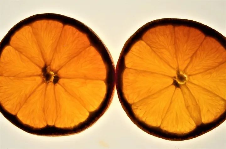 orange wheel, œuvre de TC Kaz?m
