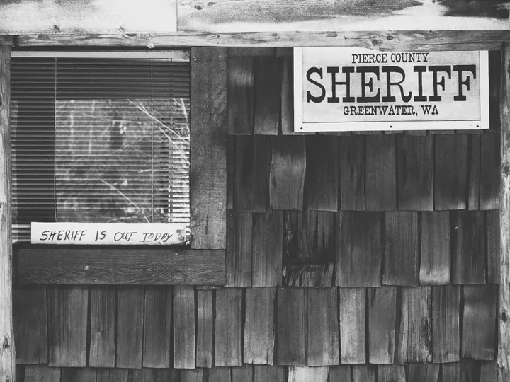 The Sheriff Is Out, œuvre de Greg Sandoval