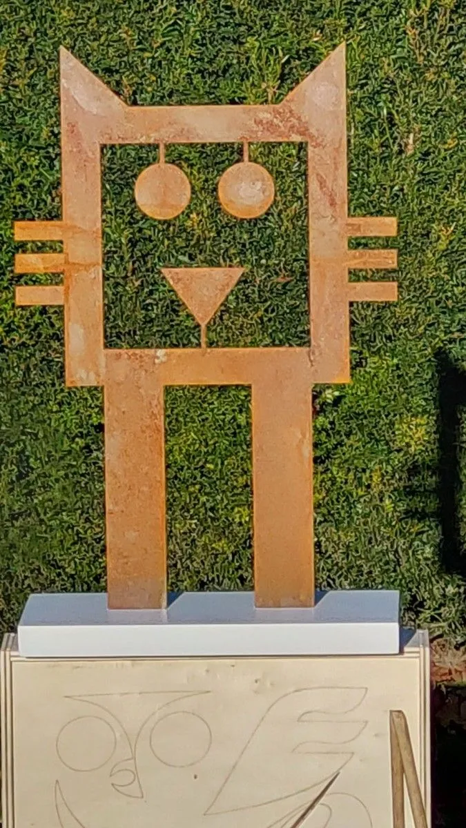 Female Owl in Corten Steel on  Corian soccle, artwork by Luc TOBBACK