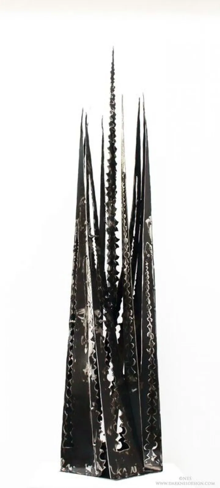 Luz de metal, artwork by NES _sculpteur_métal