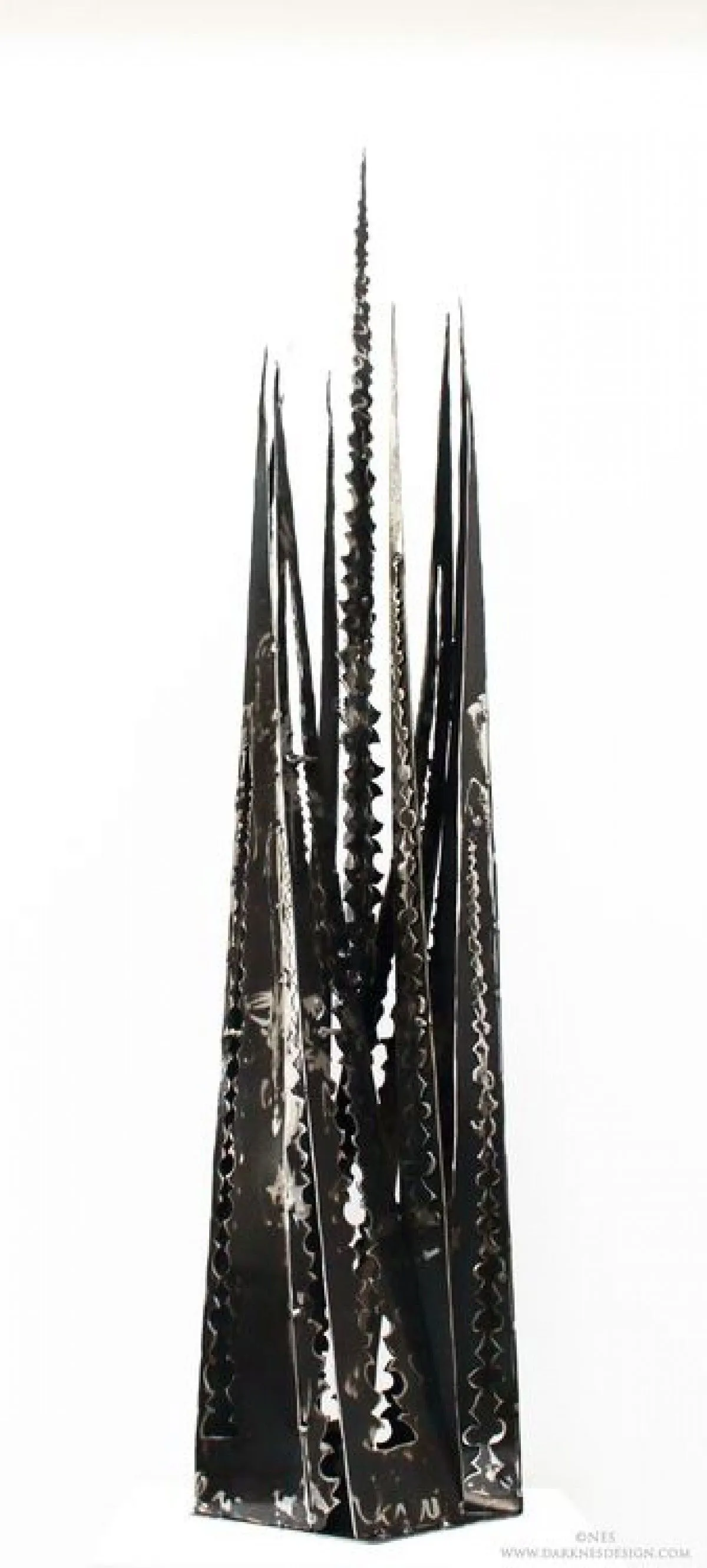 Luz de metal, artwork by NES _sculpteur_métal