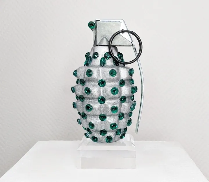 Mk2 Swarovski, artwork by Klaus Guingand