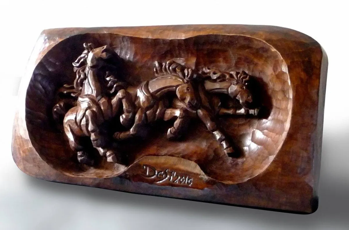 wood carving, œuvre de Desislava Tellalova
