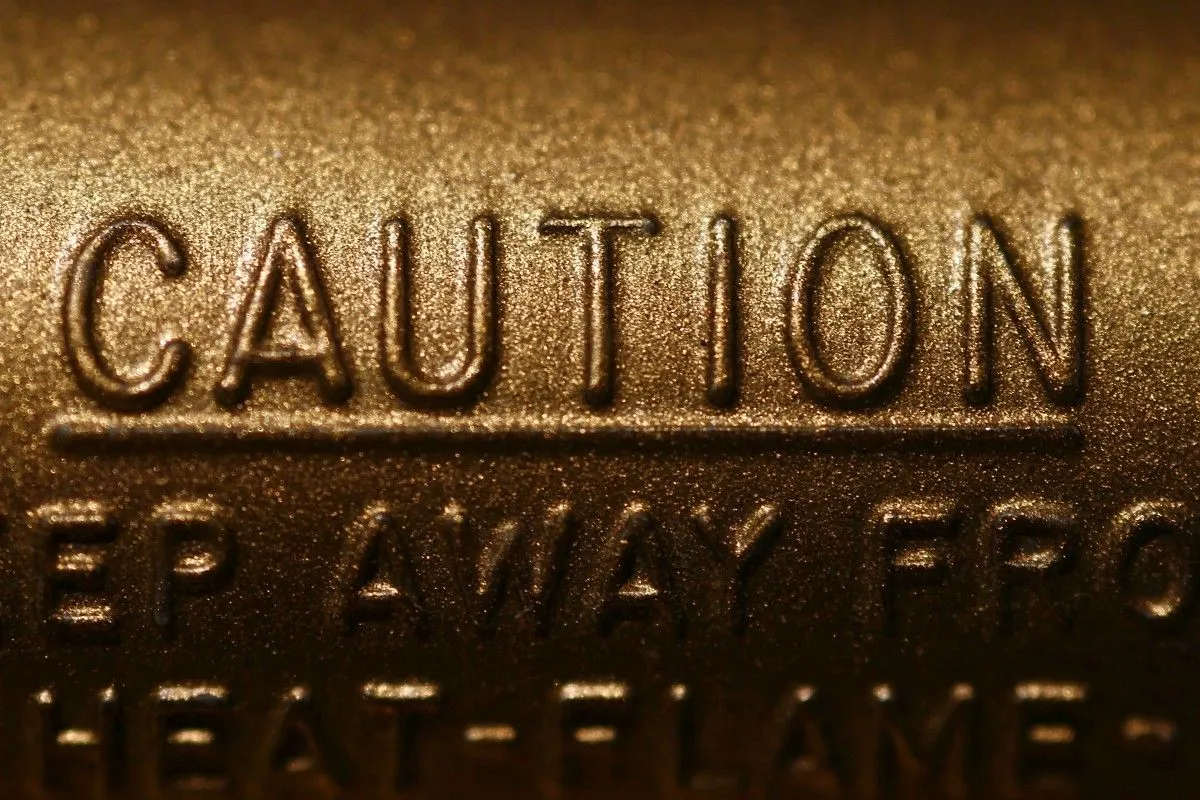 CAUTION, œuvre de Ariosto Amado